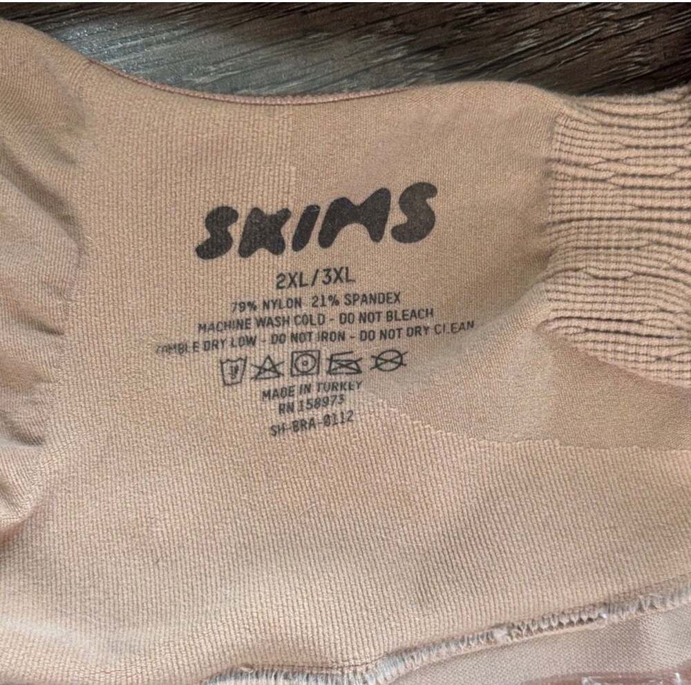 SKIMS Seamless Sculpt Bralette in Clay - Picture 3 of 5
